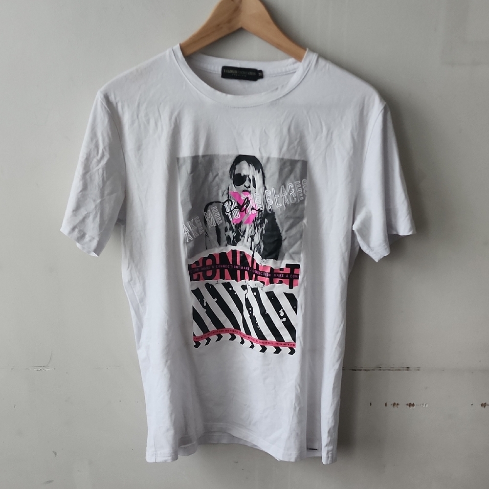 Trendy White Graphic Tee